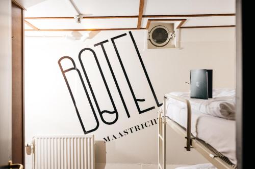 Botel Maastricht Room Type - Twin Room with Private Bathroom