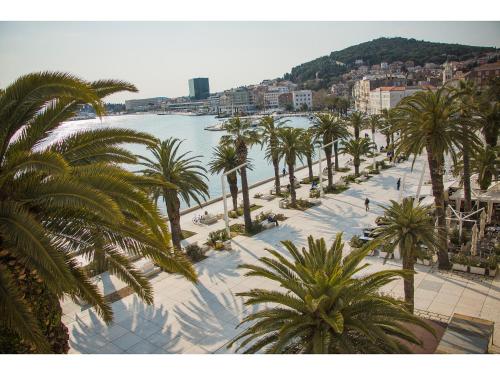 Riva Royal View Luxury Apartments 2