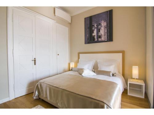 Riva Royal View Luxury Apartments 5
