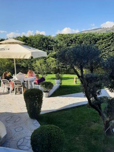 Hotel Vila Arbri – Berat, IA