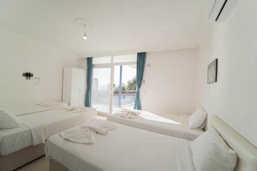 Quadruple Room with Sea View
