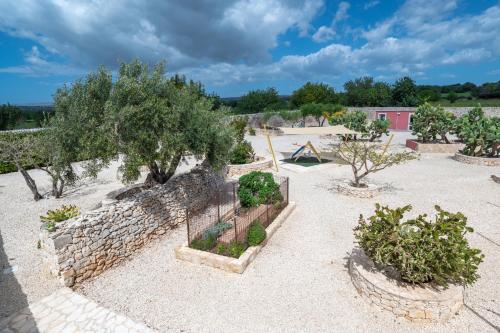 Casa Farlisa, villa esclusiva con piscina, jacuzzi, palestra, parco giochi, bbq a 5 minuti dal mare