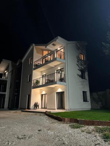 Tampilan eksterior, Kovacevic Apartments in Orahovac