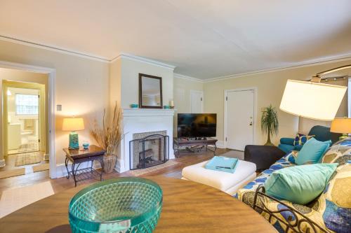 Cozy Tuskegee Home - 20 Mi to Auburn University! in Tuskegee, USA