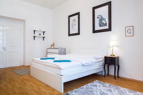 Large 3 BDR APT in the heart of Prague, Прага (фото 5)