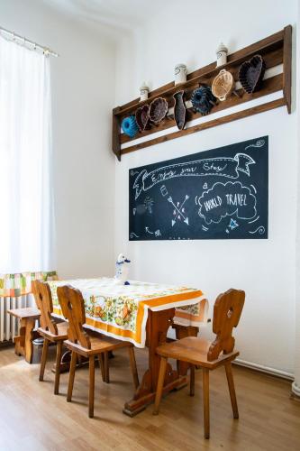 Large 3 BDR APT in the heart of Prague, Прага (фото 7)
