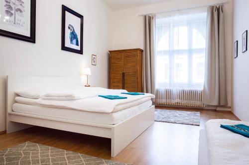 Large 3 BDR APT in the heart of Prague, Прага (фото 8)