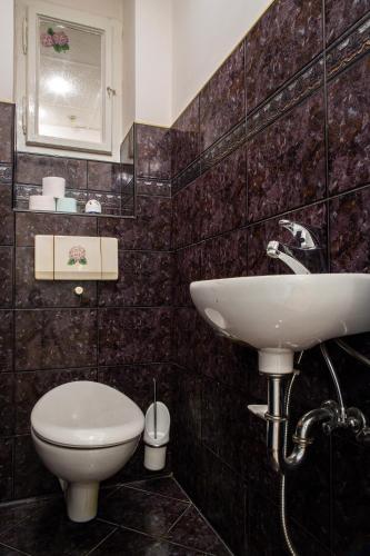 Large 3 BDR APT in the heart of Prague, Прага (фото 11)