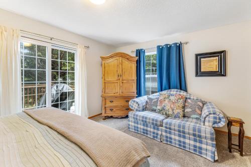 Cedar Creek Retreat - image 11