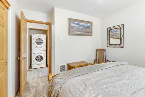 Cedar Creek Retreat - image 9