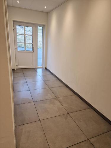 New flat with hot tub - No2 in Gjogv