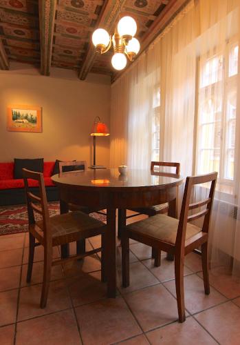 1 Bed Flat - Sleeps 4 - Balcony - Wifi, Прага (фото 9)