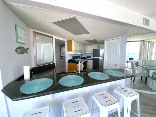 AquaVista Beach Resort by Sand Seeker Vacations detail