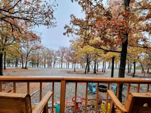 Bristow Blue - Lake front with Boat Ramp Access!! in Canadian, USA