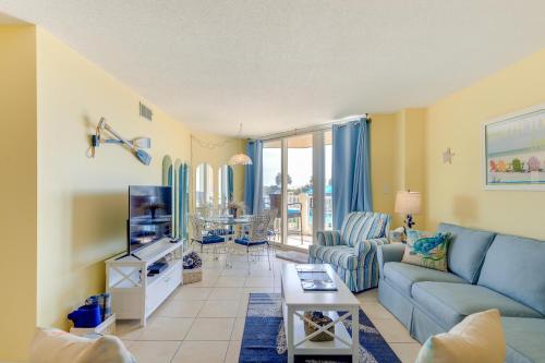 North Carolina Escape with Balcony and Pool Access! - Apartment - North Topsail Beach