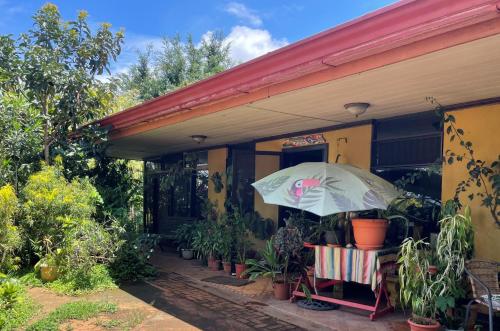 Serene Lodge Retreat in San Isidro de Grecia Costa Rica - image 5