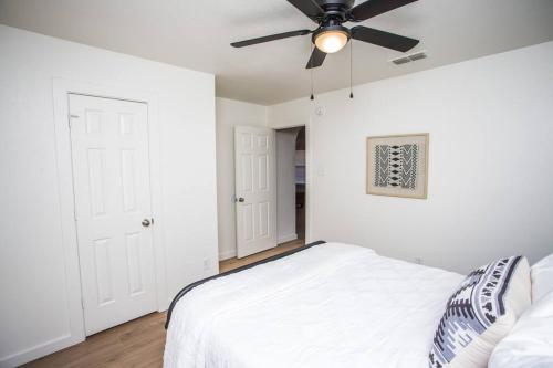 7 beds Relax by Texas Tech & Hospitals Sleeps 10