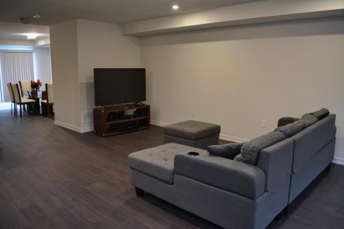 Charming and Cozy 3 BDR Townhouse