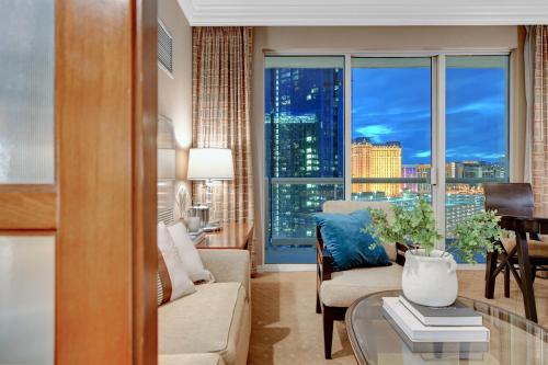 Stunning Balcony Strip View MGM Signature * Free Valet, Las Vegas (photo 8)
