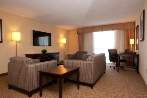 Holiday Inn South Plainfield-Piscataway, an IHG Hotel