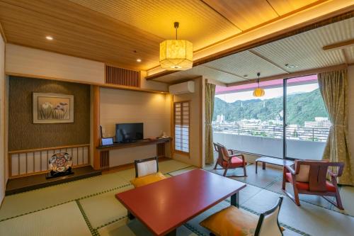 Japanese-Style Quadruple Room