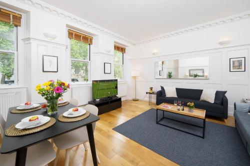 2 Bedr, 3 Beds, 1 Bath Thames, Trafalgar SQ, Londres
