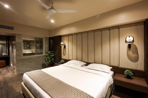 Hotel Corporate, Navi Mumbai