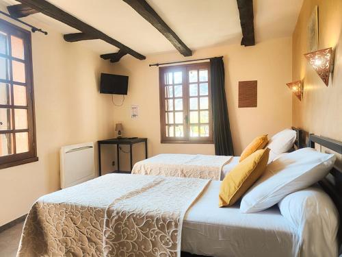 Auberge Saint Jacques – Conques, NY