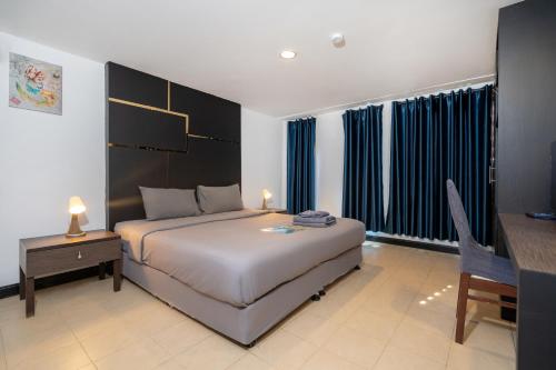 room detail thumbnail 1