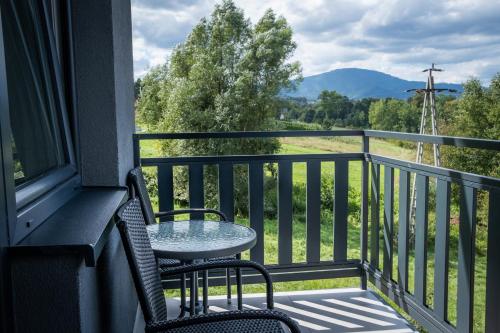 Apartment with Mountain View