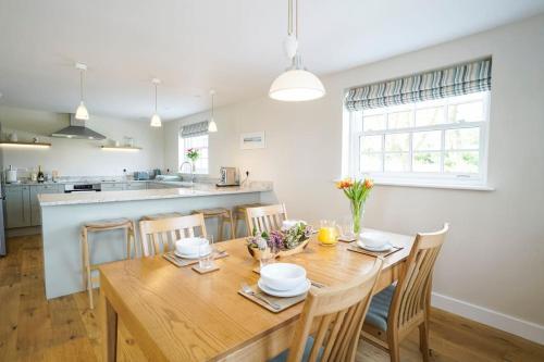 Oprema, Luxury retreat with hot tub & wood burner - Mylor in Mylor
