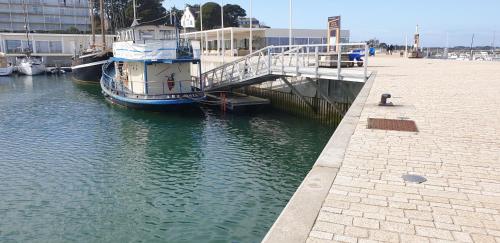 MAISON NEUVE LUMINEUSE AU CALME PROCHE DES PLAGEs