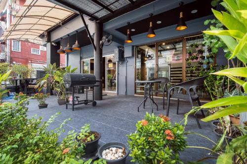 Black Pantera Hostel Phuket