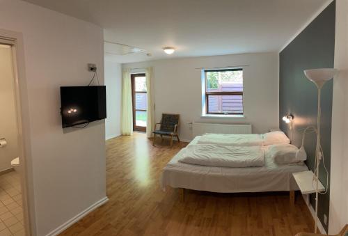 Bui Hotel Humble - image 4