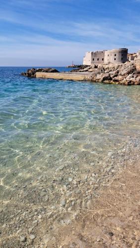 Atelier Tina Art Home