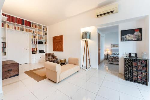 Un Posto Al Centro - Naples