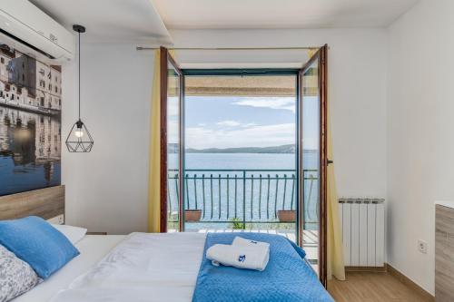 Apartments G in Seget Donji