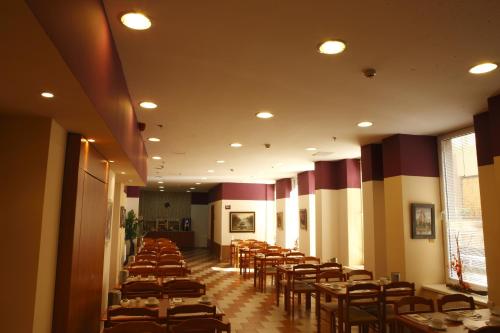 Six Inn Hotel - image 6