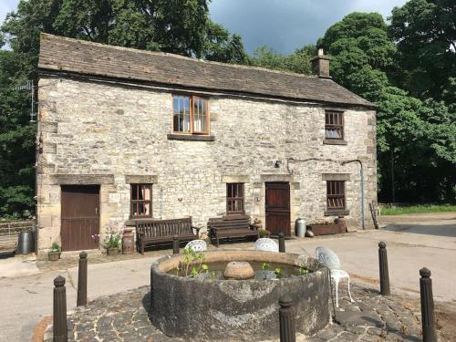 The Old Stables, Near Bakewell photo 2