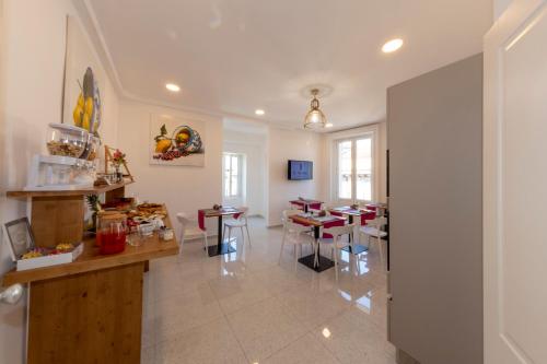 Le Angioine Rooms in 比維里羅港
