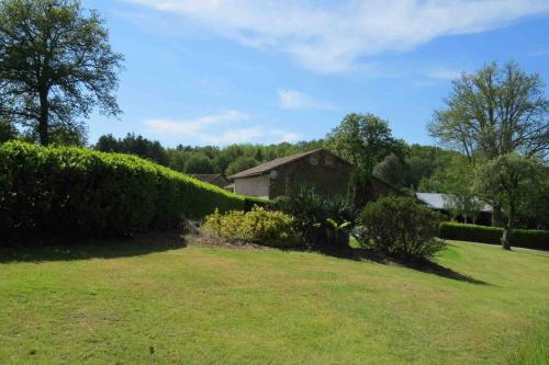 2 beautiful houses, private pool/ spa. Perigord