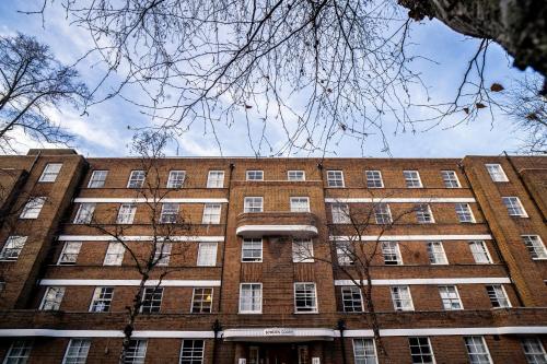 Bejárat, Bowden Court (Notting Hill) in Notting Hill