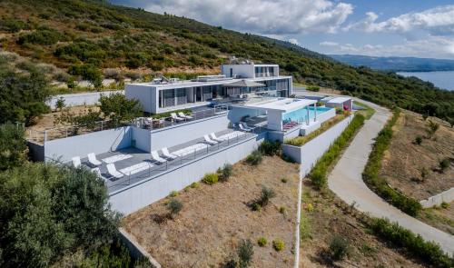 Super Luxurious Villa - 600m² - Up to 22 people