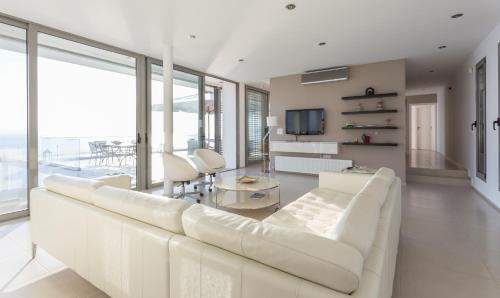 Super Luxurious Villa - 600m² - Up to 22 people