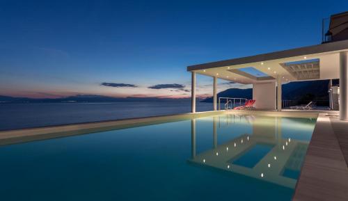 Super Luxurious Villa - 600m² - Up to 22 people - Accommodation - Edipsos