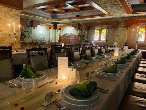 Villa Hotel in เอกเยเตมวารอส