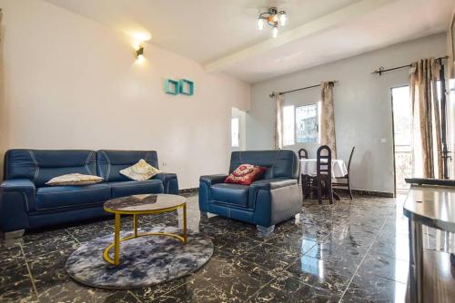 . Appartements Haut Standing DM & NG à Bafoussam pour séjour professionnel - parking & gardien