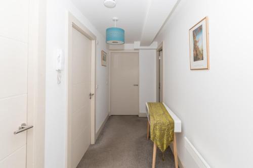 Homely and Central 2BD Flat - Leith - image 7