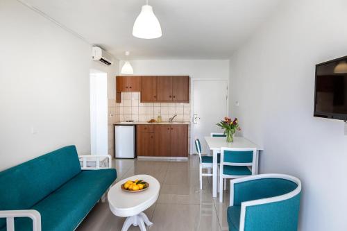One-Bedroom Apartment image 10
