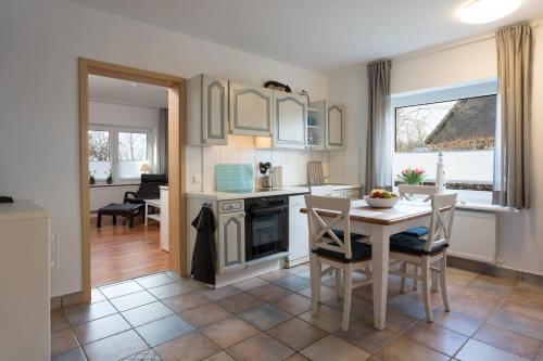 廚房, Ferienwohnungen Haus Schau ins Land nah an der Nordsee in 埃梅爾斯布爾-霍爾斯布爾